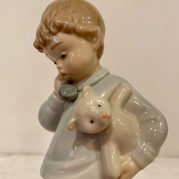 LLADRO NAO FIGURINE BOY ON PHONE SOMEONE IS CALLING YOU 1987 Teddy Bear / Dog - Picture 3 of 6